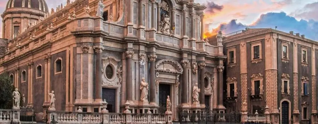 Een iconisch uitzicht op Catania