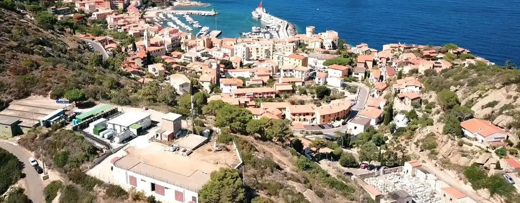 Een iconisch uitzicht op Giglio