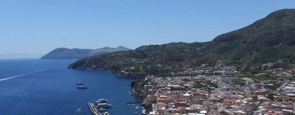 Una vista icónica de Lípari