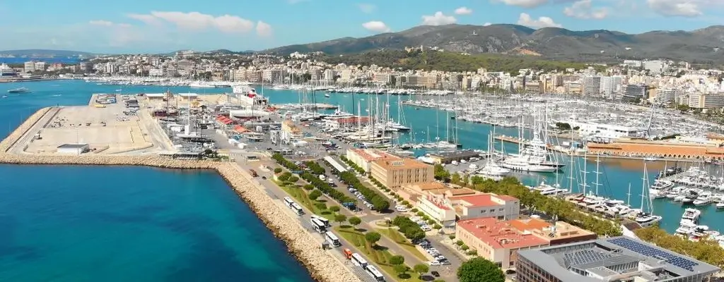 an iconic view of Palma de Mallorca