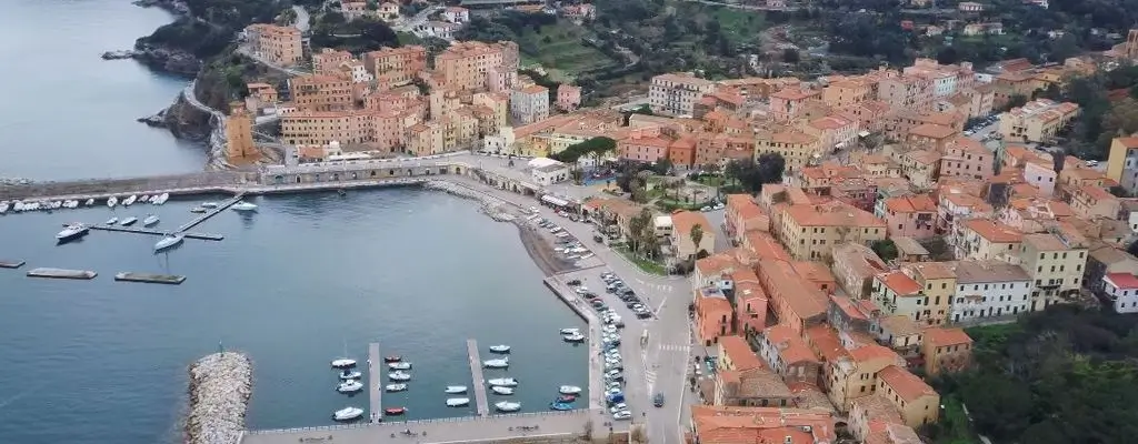 Una vista iconica di Rio Marina (Elba)