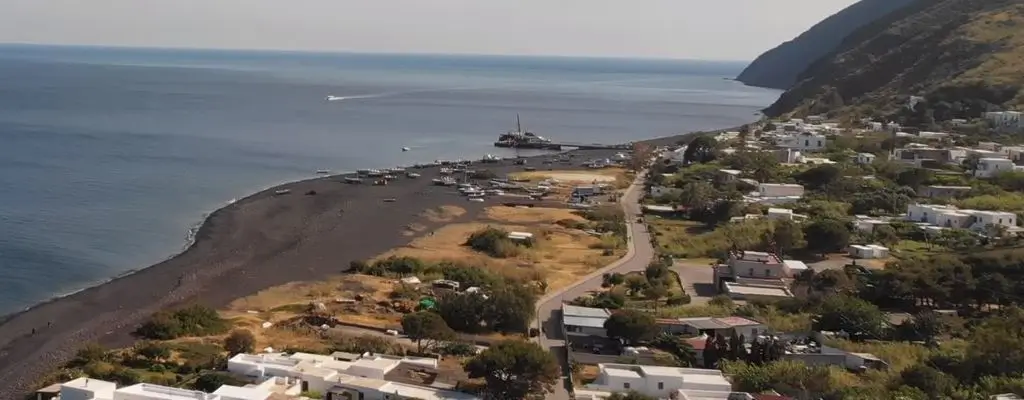 Una vista iconica di Stromboli
